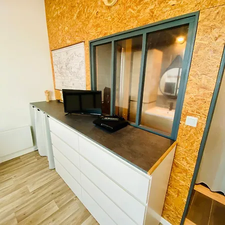 Duplex Industriel - Centre Parking Prive Wifi 아파트